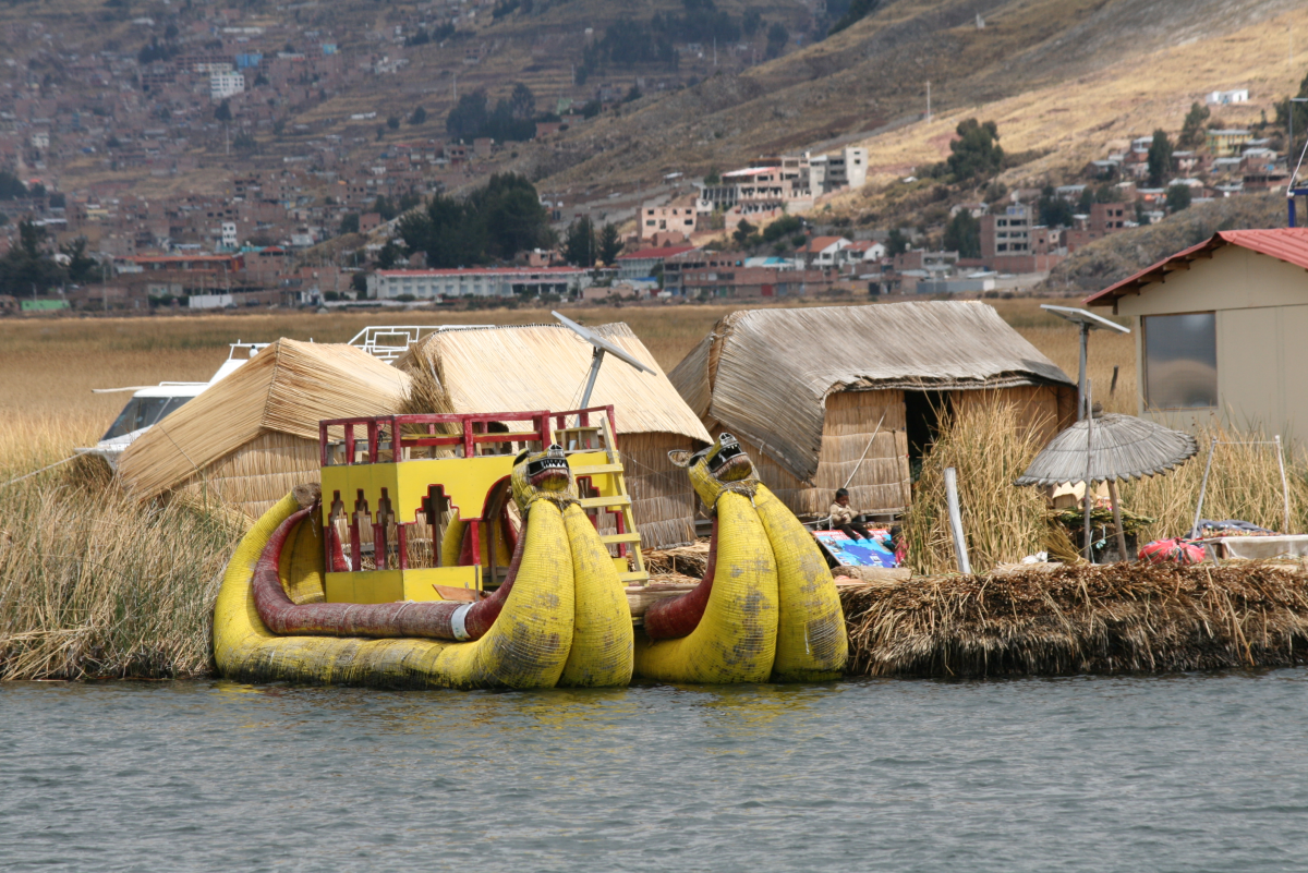 Pic 6 - Reed Boat - Lake Titicaca.JPG